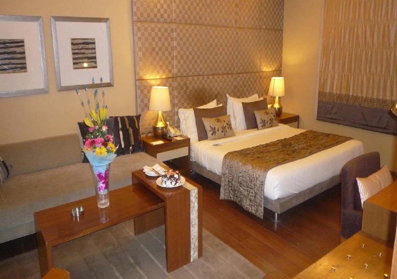 Udman Hotel Panchshila Park New Delhi Exterior photo