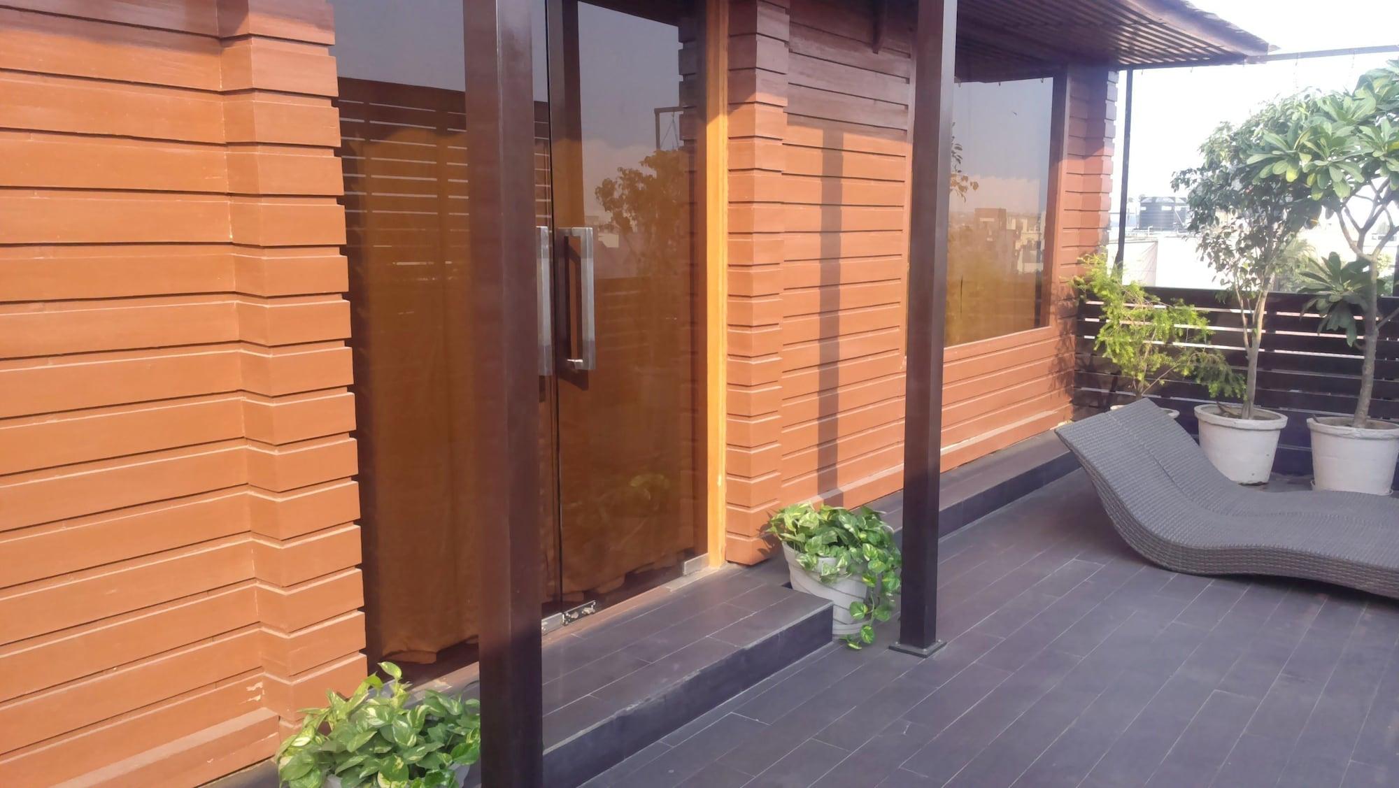 Udman Hotel Panchshila Park New Delhi Exterior photo