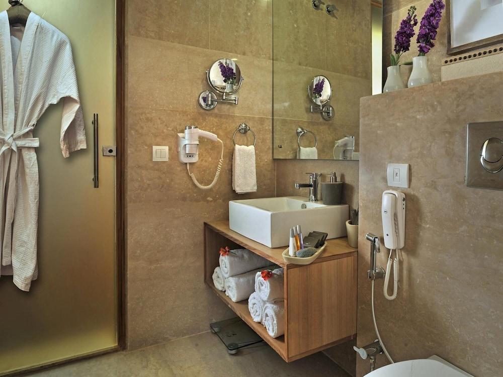 Udman Hotel Panchshila Park New Delhi Exterior photo