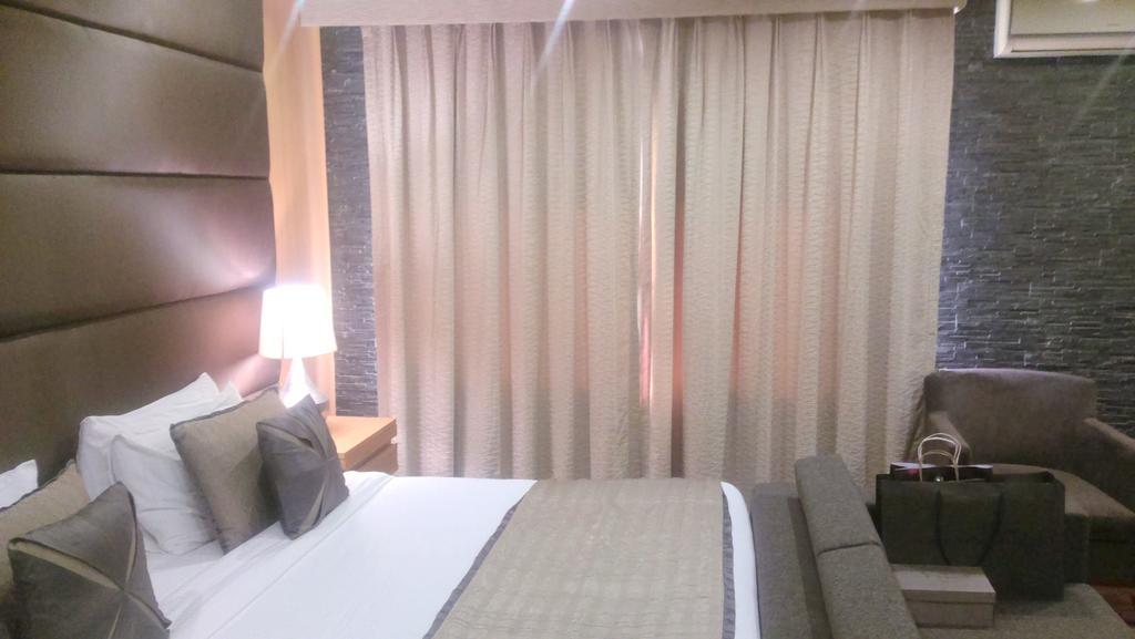 Udman Hotel Panchshila Park New Delhi Exterior photo